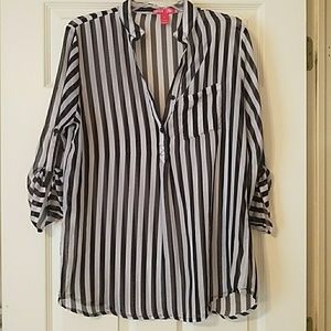 Black and White Flowy Blouse